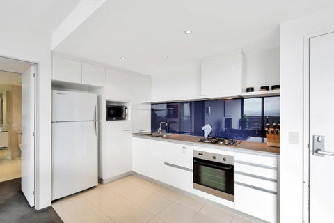 Circle On Cavill, Apartments And Sub Penthouses - We Accommodate - Tweed Heads Accommodation 9