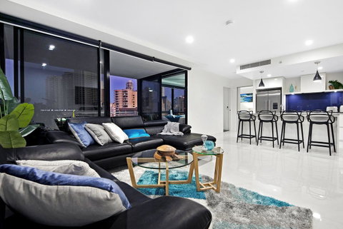 Circle On Cavill, Apartments And Sub Penthouses - We Accommodate - Tweed Heads Accommodation 41