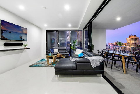 Circle On Cavill, Apartments And Sub Penthouses - We Accommodate - Tweed Heads Accommodation 36