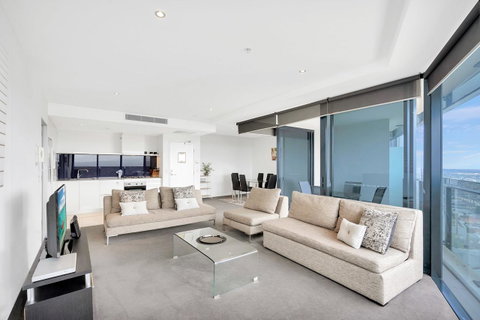 Circle On Cavill, Apartments And Sub Penthouses - We Accommodate - Tweed Heads Accommodation 12