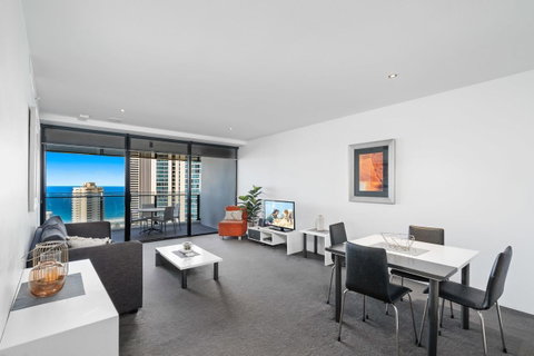 Circle On Cavill, Apartments And Sub Penthouses - We Accommodate - Tweed Heads Accommodation 8