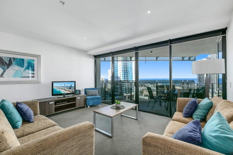 Circle On Cavill, Apartments And Sub Penthouses - We Accommodate - Tweed Heads Accommodation 30