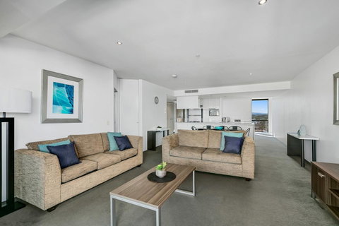 Circle On Cavill, Apartments And Sub Penthouses - We Accommodate - Tweed Heads Accommodation 29