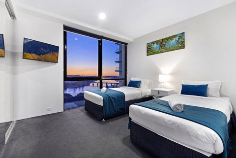 Circle On Cavill, Apartments And Sub Penthouses - We Accommodate - Tweed Heads Accommodation 39