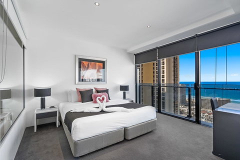 Circle On Cavill, Apartments And Sub Penthouses - We Accommodate - Tweed Heads Accommodation 3