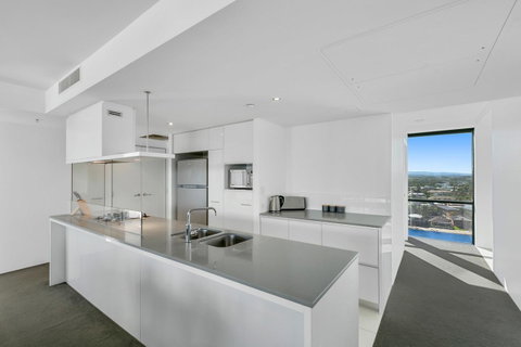 Circle On Cavill, Apartments And Sub Penthouses - We Accommodate - Tweed Heads Accommodation 32