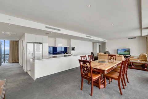 Circle On Cavill, Apartments And Sub Penthouses - We Accommodate - Tweed Heads Accommodation 2