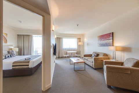 Central Cosmo Apartment Hotel - Tweed Heads Accommodation 2
