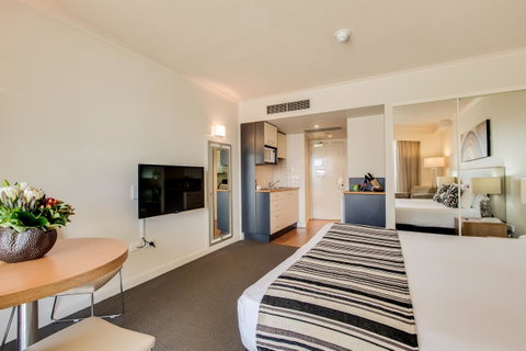 Central Cosmo Apartment Hotel - Tweed Heads Accommodation 4
