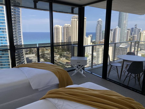 Circle On Cavill 2, 3, 4 & 5 Bedroom SkyHomes & SUB PENTHOUSES By Gold Coast Holidays - Tweed Heads Accommodation 16