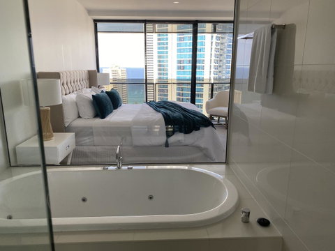 Circle On Cavill 2, 3, 4 & 5 Bedroom SkyHomes & SUB PENTHOUSES By Gold Coast Holidays - Tweed Heads Accommodation 10