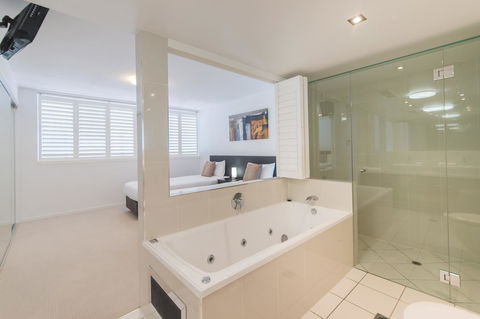 Echelon Apartments Yeppoon - Tweed Heads Accommodation 10