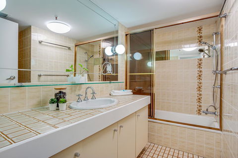 Gemini Court Holiday Apartments - Tweed Heads Accommodation 11