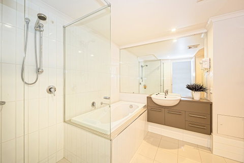 On The Bay Apartments - Tweed Heads Accommodation 16