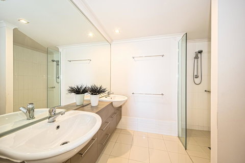 On The Bay Apartments - Tweed Heads Accommodation 18