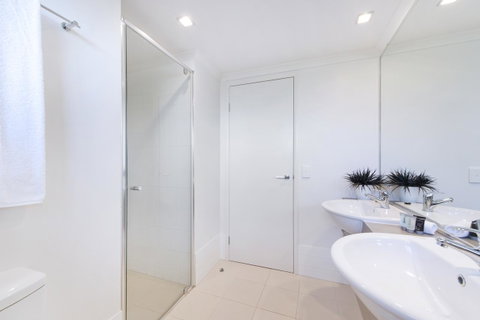 On The Bay Apartments - Tweed Heads Accommodation 24