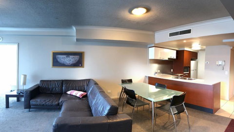 Private 2 Bedroom Apartment @ Chevron Towers - Tweed Heads Accommodation 2