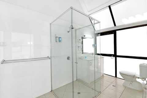 Broadbeach Travel Inn Apartments - Tweed Heads Accommodation 4