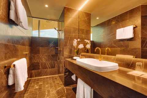 Eatons Hill Hotel - Tweed Heads Accommodation 11