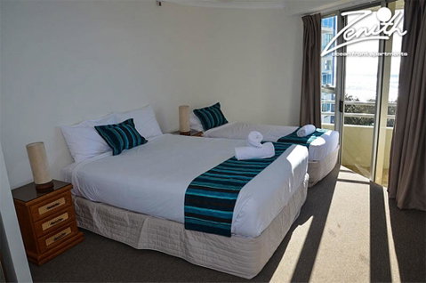 Zenith Ocean Front Apartments - Tweed Heads Accommodation 4
