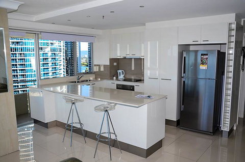 Zenith Ocean Front Apartments - Tweed Heads Accommodation 37