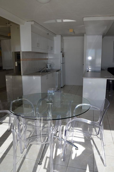 Zenith Ocean Front Apartments - Tweed Heads Accommodation 43