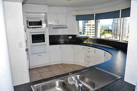 Zenith Ocean Front Apartments - Tweed Heads Accommodation 10