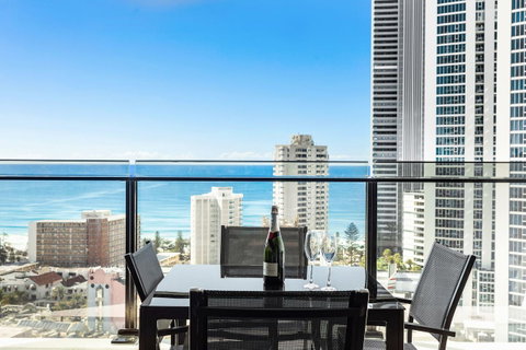 Holiday Holiday Circle On Cavill Apartments - Tweed Heads Accommodation 16
