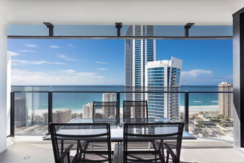 Holiday Holiday Circle On Cavill Apartments - Tweed Heads Accommodation 13