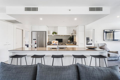 Holiday Holiday Circle On Cavill Apartments - Tweed Heads Accommodation 9