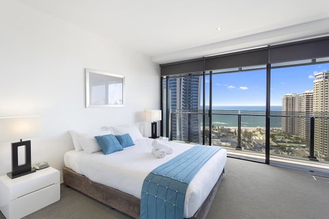 Holiday Holiday Circle On Cavill Apartments - Tweed Heads Accommodation 12