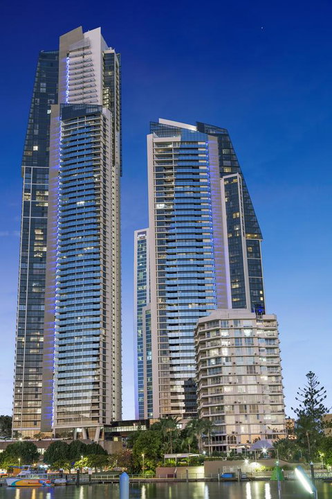 Holiday Holiday Circle On Cavill Apartments - Tweed Heads Accommodation 28