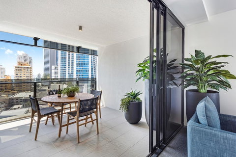 Holiday Holiday Circle On Cavill Apartments - Tweed Heads Accommodation 20