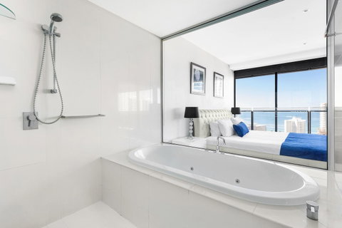 Holiday Holiday Circle On Cavill Apartments - Tweed Heads Accommodation 19