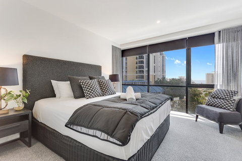 Holiday Holiday Circle On Cavill Apartments - Tweed Heads Accommodation 34