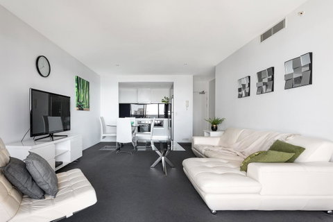 Holiday Holiday Circle On Cavill Apartments - Tweed Heads Accommodation 7