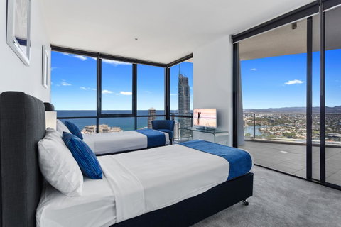 Holiday Holiday Circle On Cavill Apartments - Tweed Heads Accommodation 11