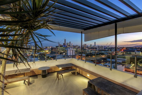Code Apartments - Tweed Heads Accommodation 2
