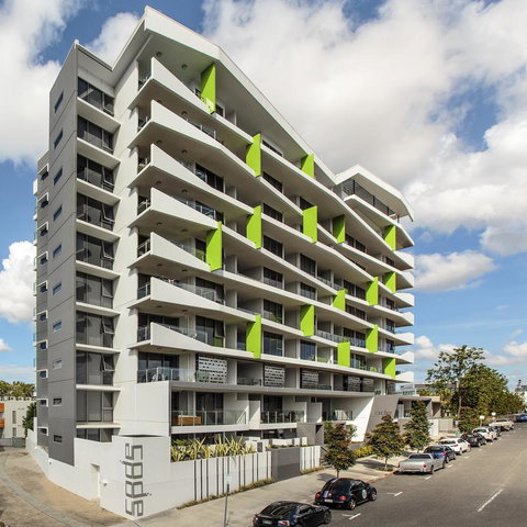 Code Apartments - Tweed Heads Accommodation 8