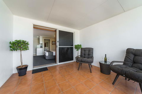 Cosmopolitan Motel & Serviced Apartments - Tweed Heads Accommodation 18