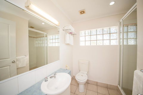 Cosmopolitan Motel & Serviced Apartments - Tweed Heads Accommodation 20