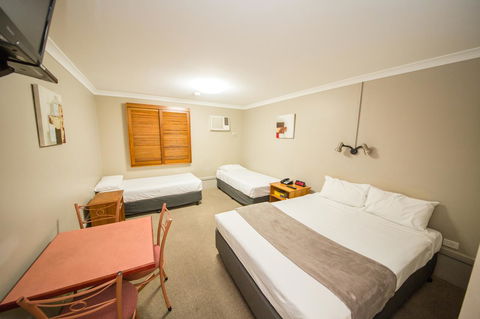 Cosmopolitan Motel & Serviced Apartments - Tweed Heads Accommodation 7