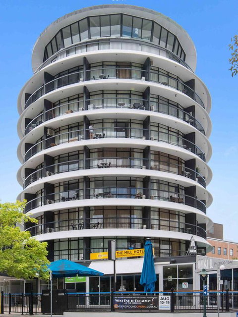 Madison Tower Mill Hotel - Tweed Heads Accommodation 0