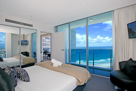 Number 1 H Residences - WiFi, Parking & More By Gold Coast Holidays - Tweed Heads Accommodation 8