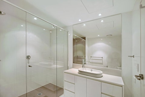 Number 1 H Residences - WiFi, Parking & More By Gold Coast Holidays - Tweed Heads Accommodation 12