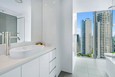 Number 1 H Residences - WiFi, Parking & More By Gold Coast Holidays - Tweed Heads Accommodation 29