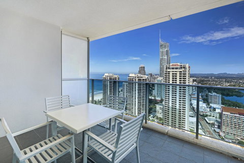Number 1 H Residences - WiFi, Parking & More By Gold Coast Holidays - Tweed Heads Accommodation 21