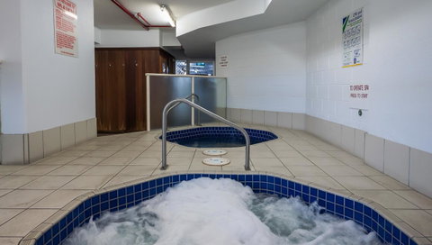 Surfers Hawaiian Holiday Apartments - Tweed Heads Accommodation 26