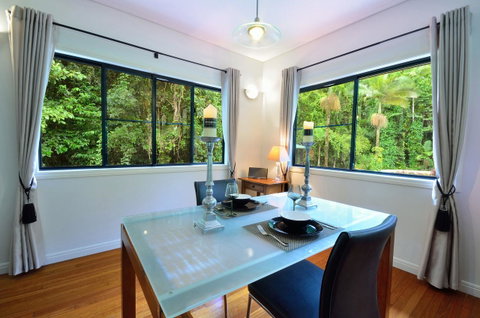 Misty Mountains Rainforest Retreat - Tweed Heads Accommodation 11