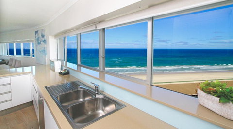 Narrowneck Court Holiday Apartments - Tweed Heads Accommodation 5